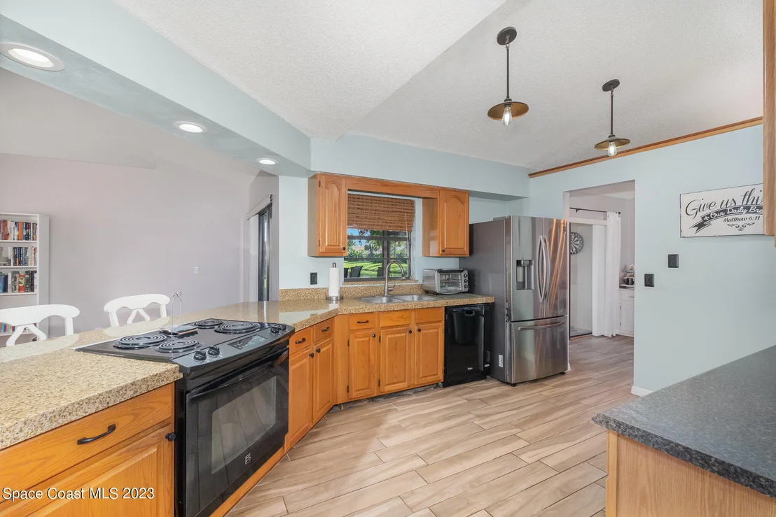 Photo of 938 Osprey Lane