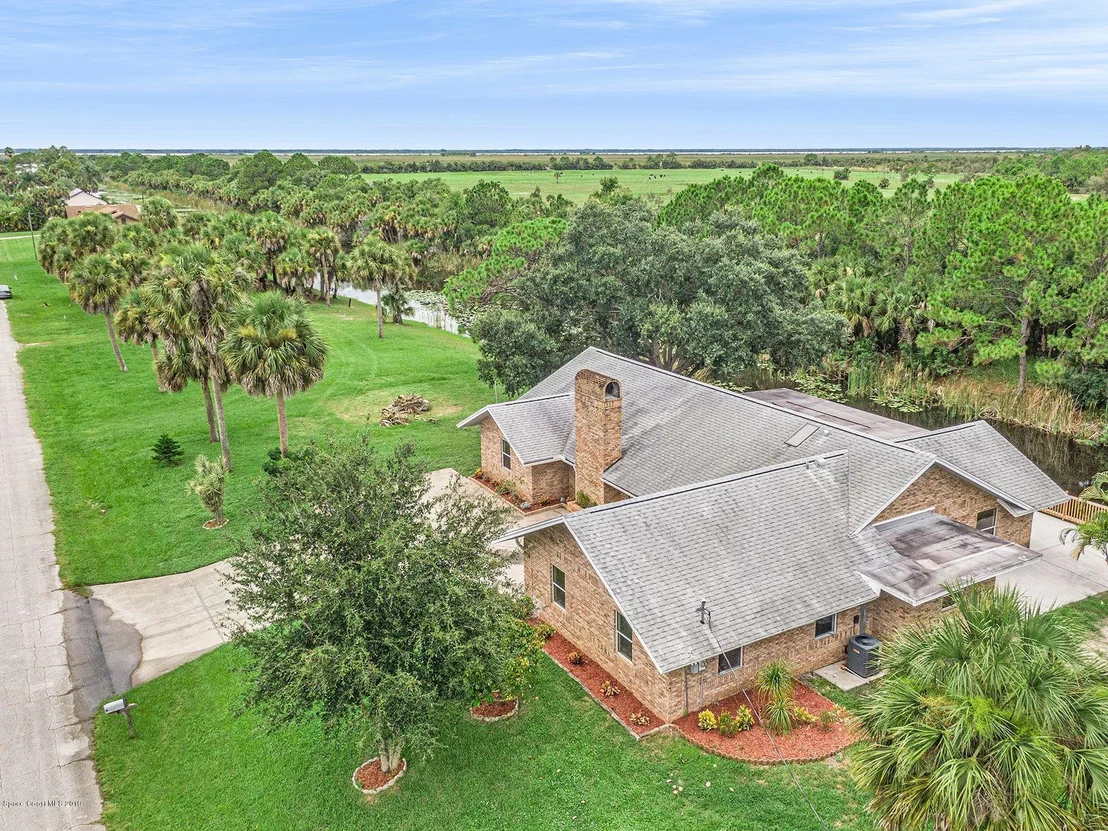 Photo of 5130 Evinrude Road