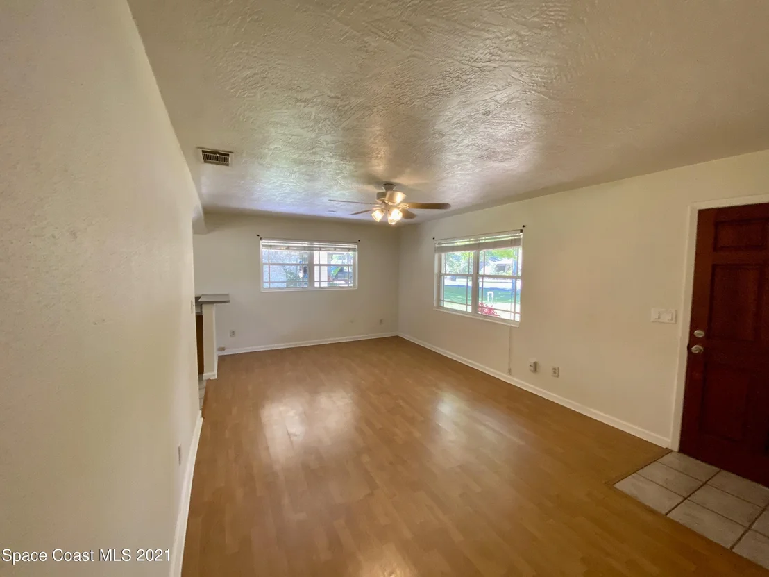 Photo of 2295 Commodore Boulevard