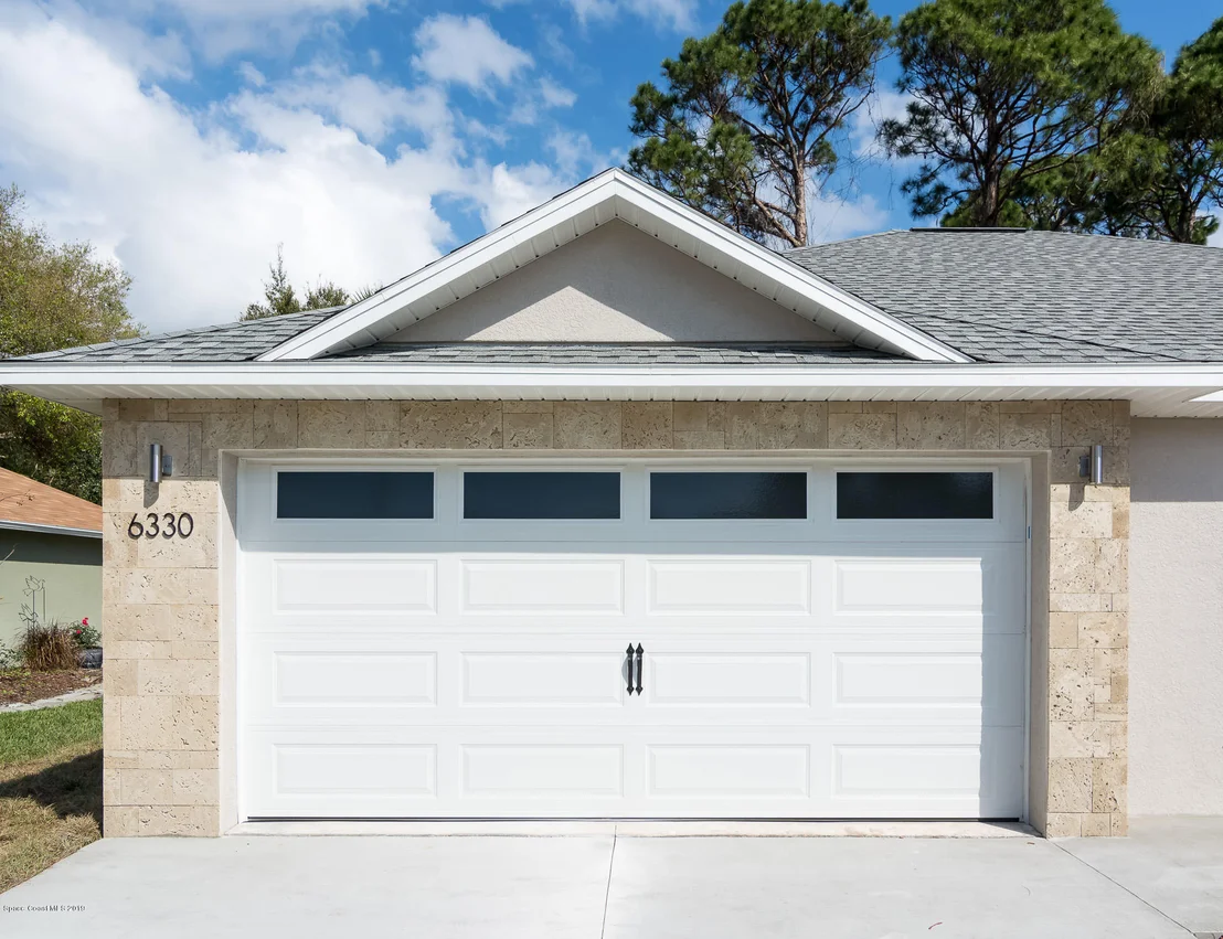 Photo of 7423 Carillon Avenue
