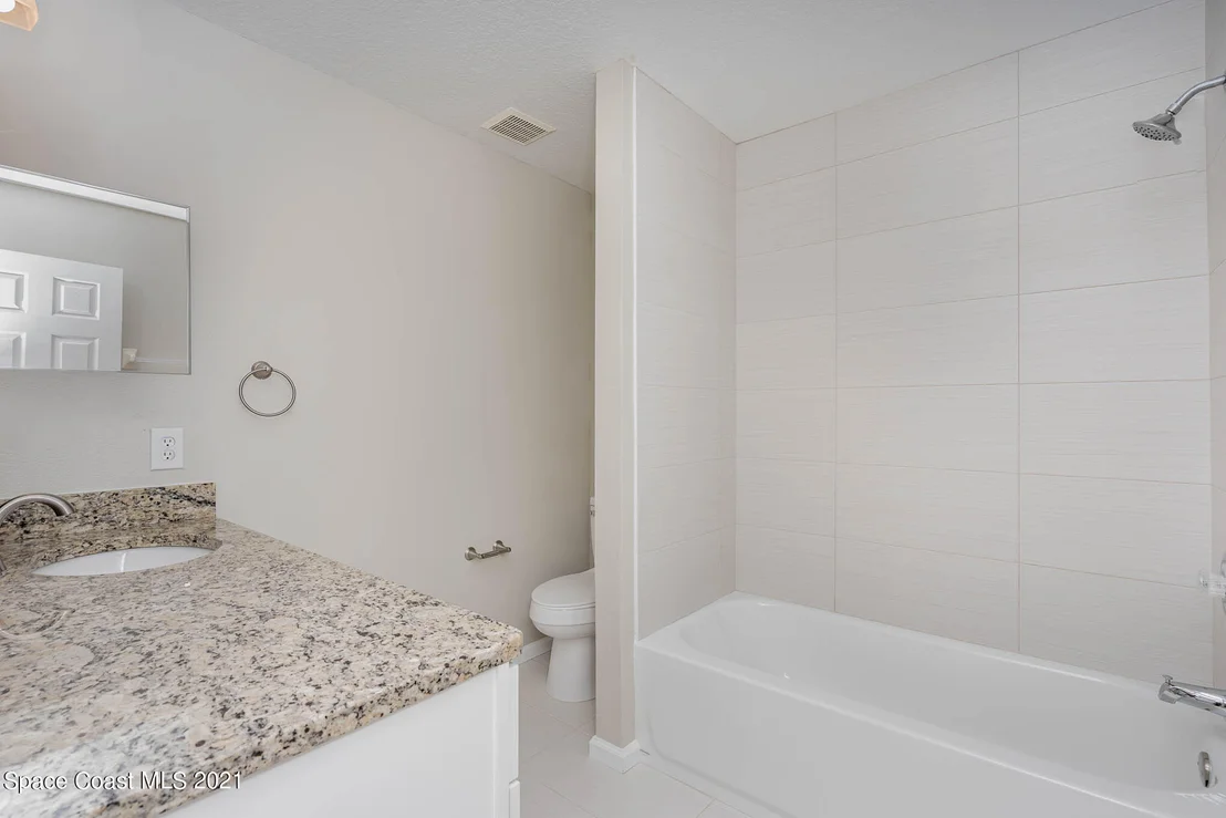 Photo of Unit 103 at 950 Luminary Circle