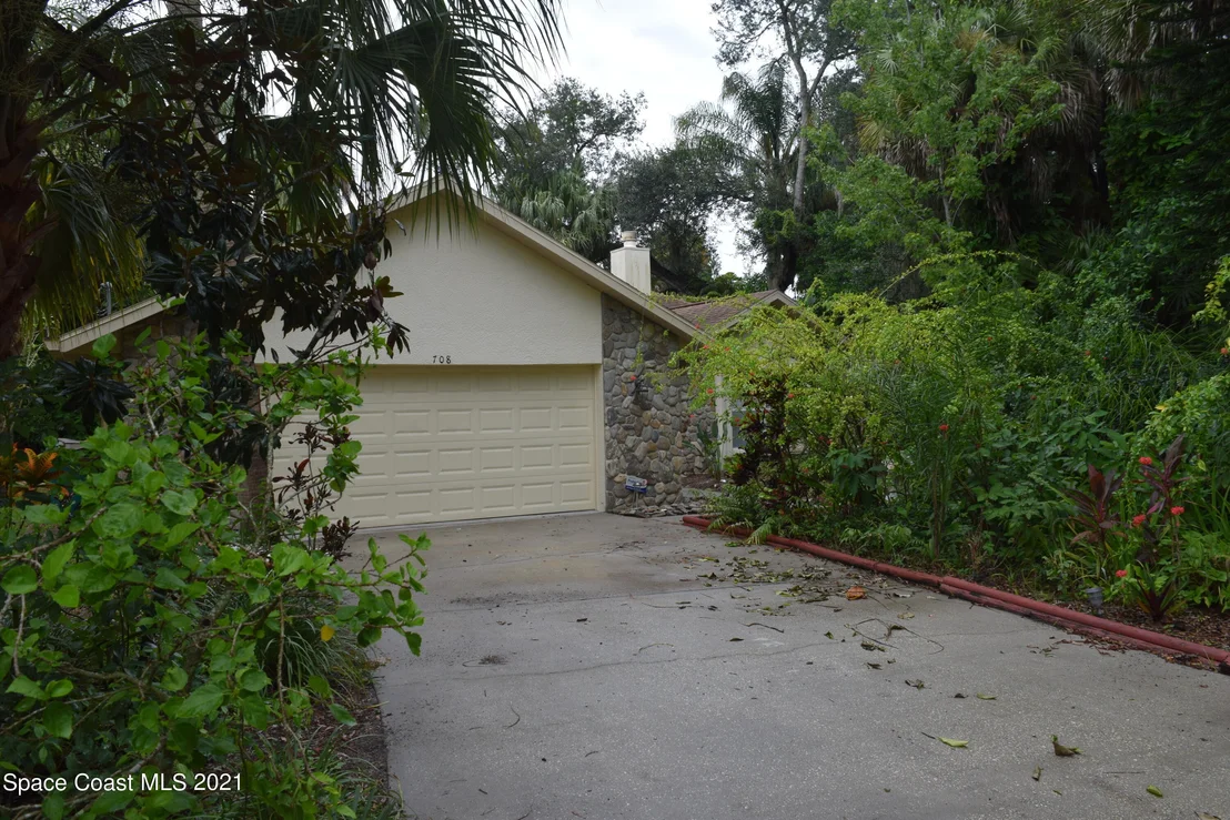 Photo of 708 Central Boulevard