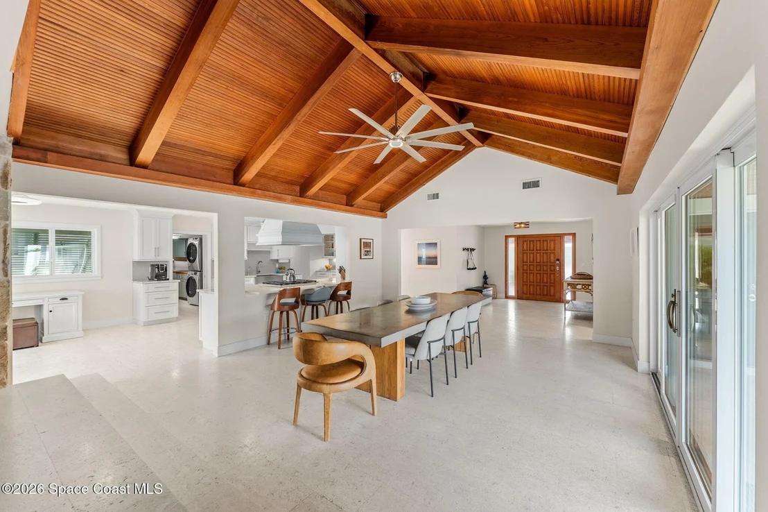 Photo of 207 Riverside Drive