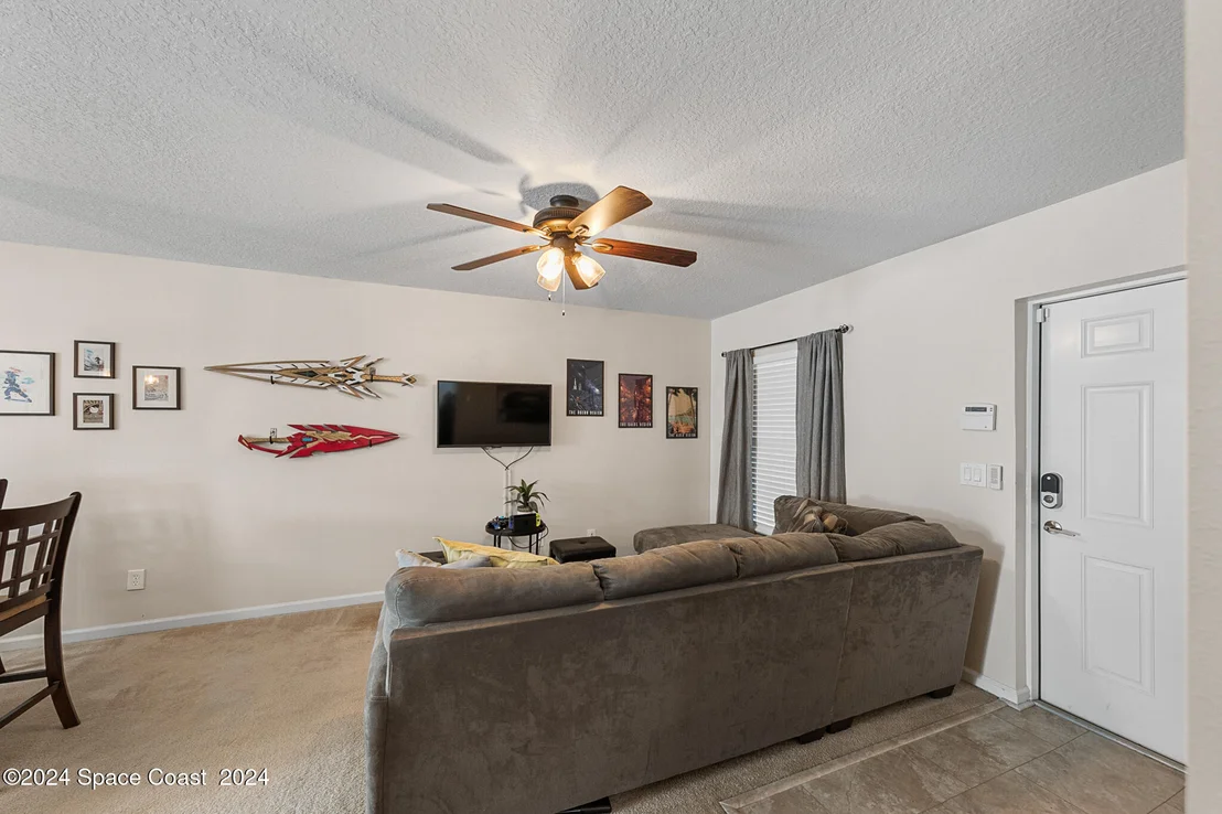 Photo of Unit 103 at 890 Luminary