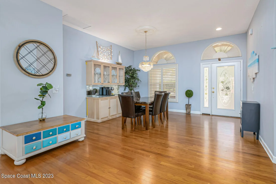 Photo of 5097 Templeton Place