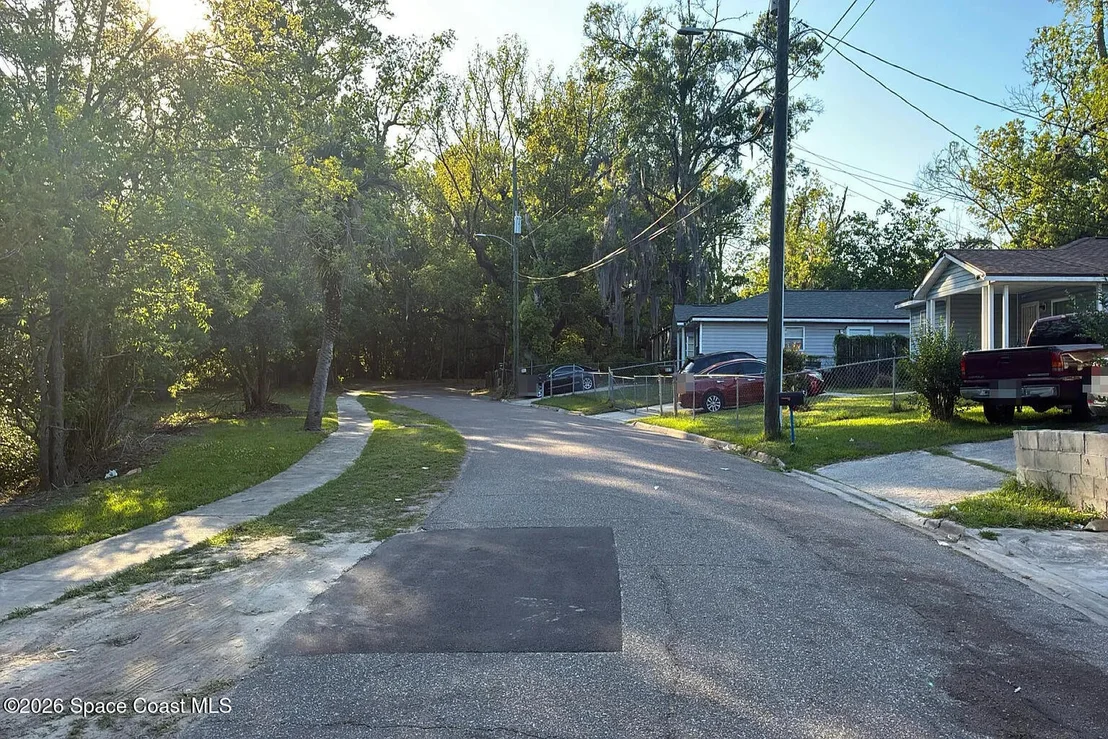 Photo of 857 Benbow Street