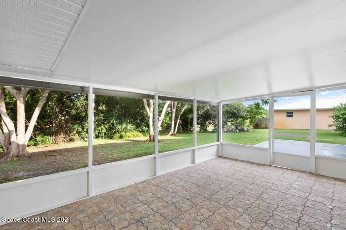 Photo of 781 Pebble Beach Avenue NE