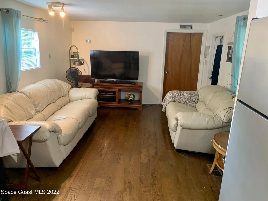 Photo of 3420 Turnbull Road