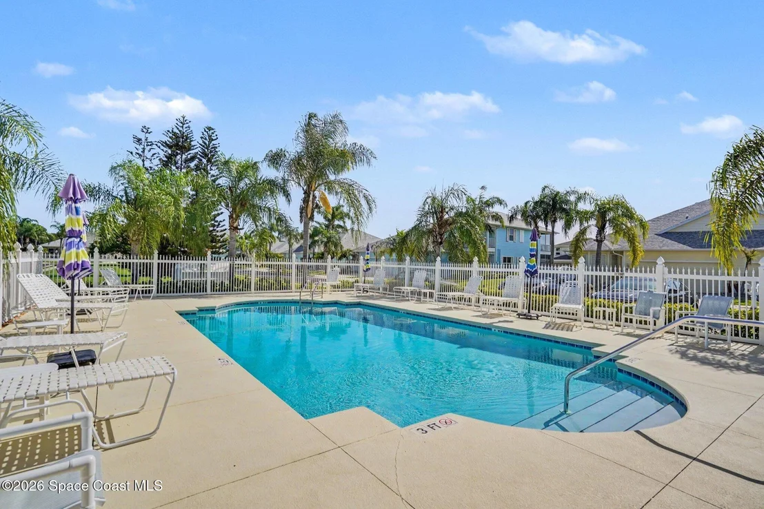 Photo of 1022 Eleuthera Drive NE