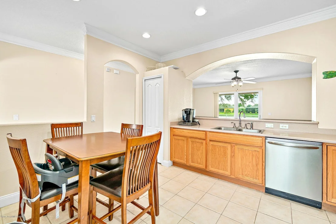 Photo of 1541 Bridgeport Circle
