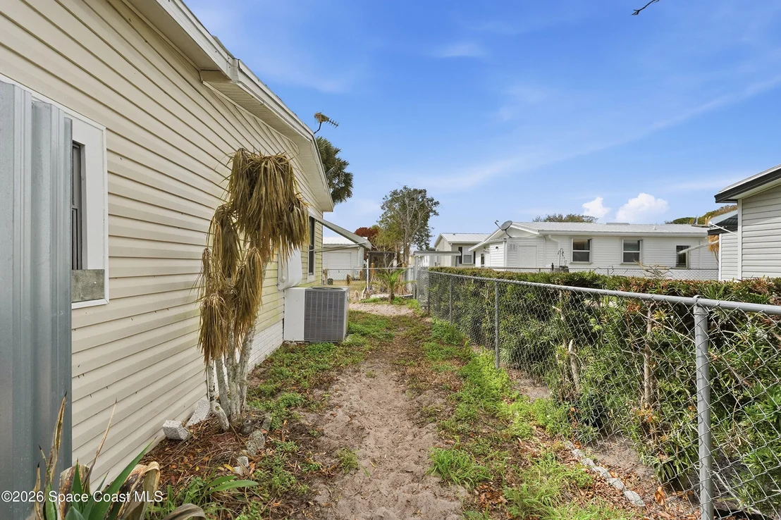 Photo of 566 Dolphin Circle
