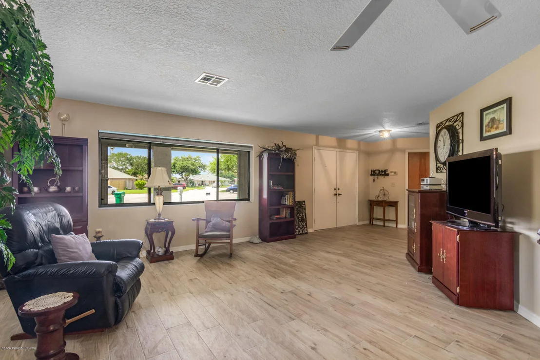 Photo of 1204 Foxfire Court