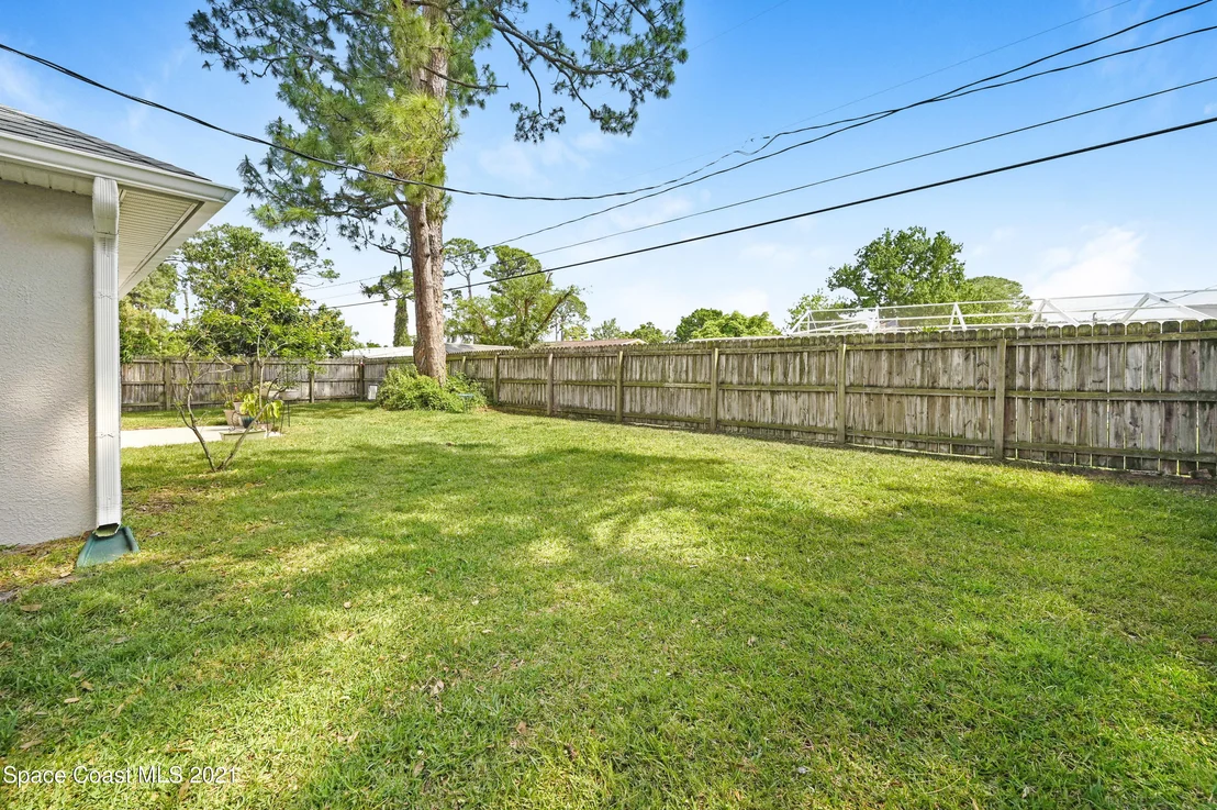 Photo of 971 Pineland Drive