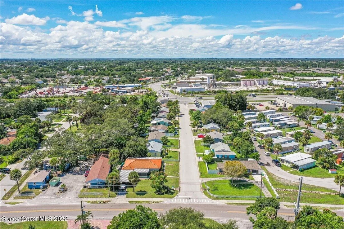 Photo of 1047 Riverdale Drive