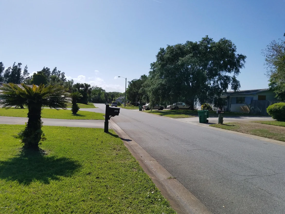 Photo of 993 Hibiscus Street
