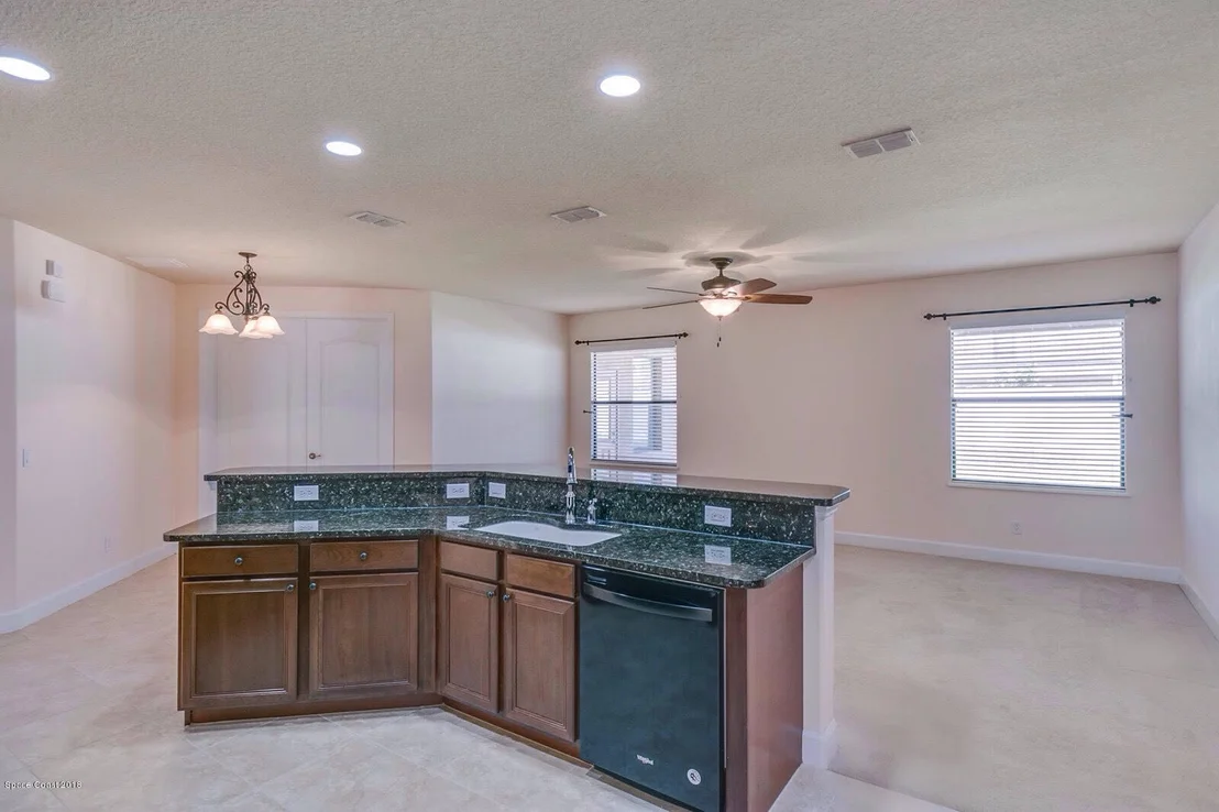 Photo of 1262 United Drive