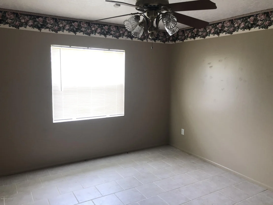 Photo of 3290 Edgewood Drive NE