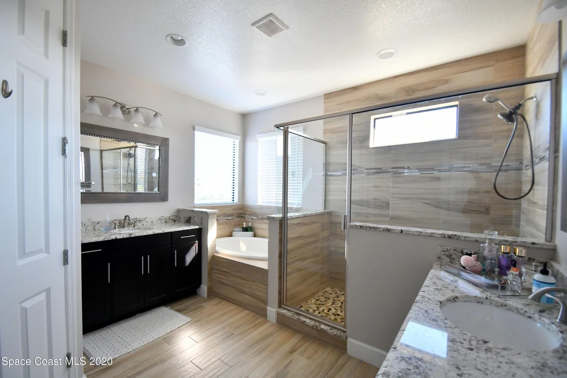 Photo of 2872 Casterton Drive