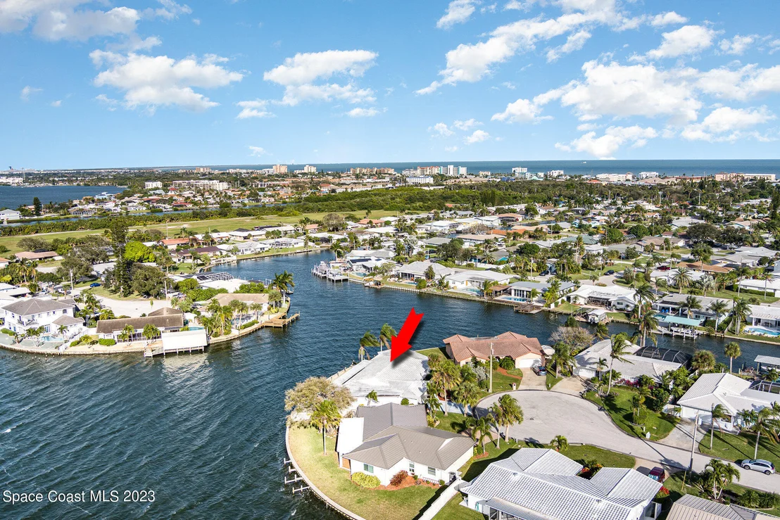 Photo of 472 Carmine Drive