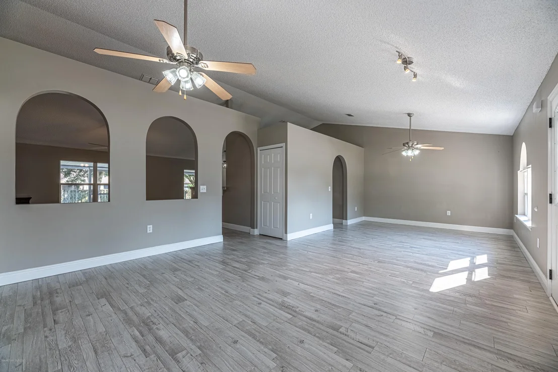 Photo of 6107 Corning Road