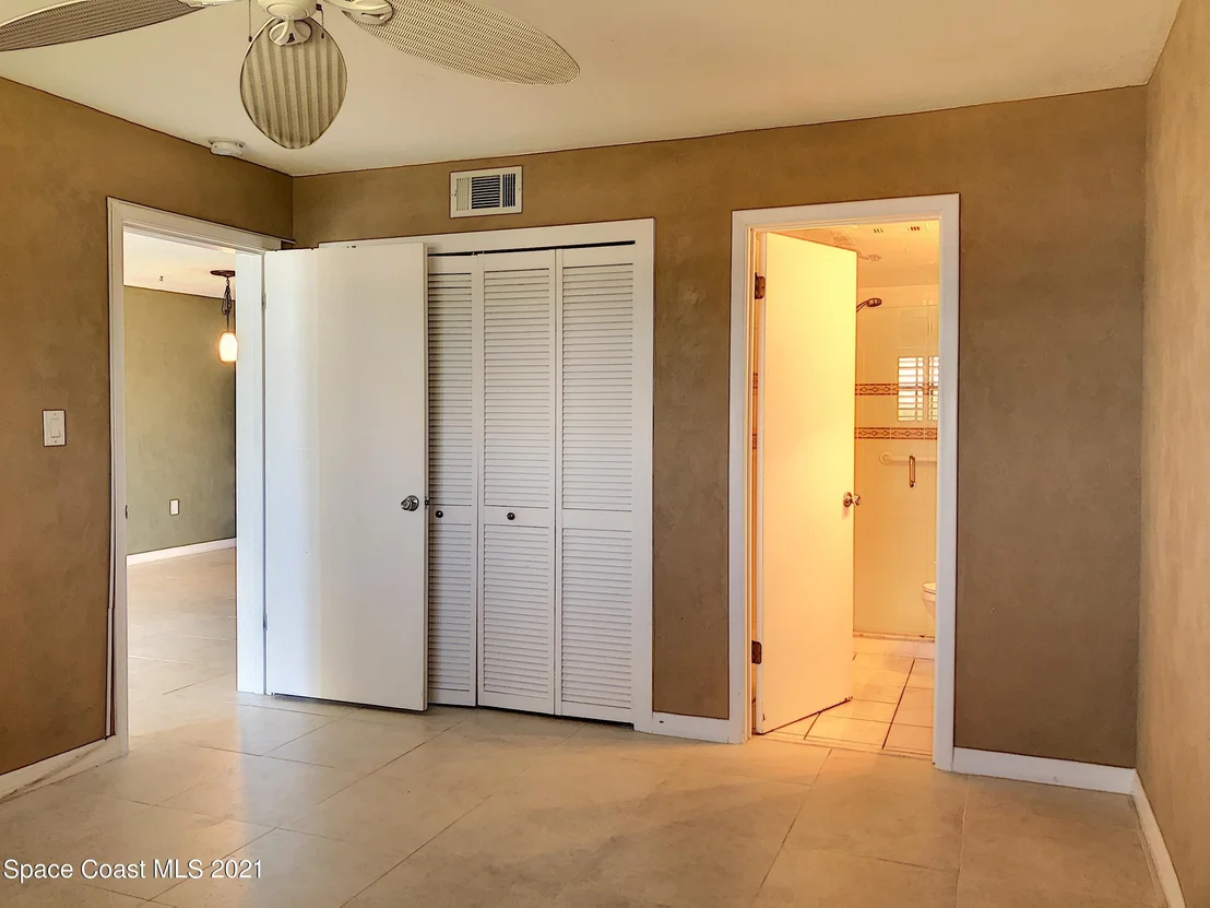 Photo of Unit 307 at 1025 Rockledge Drive