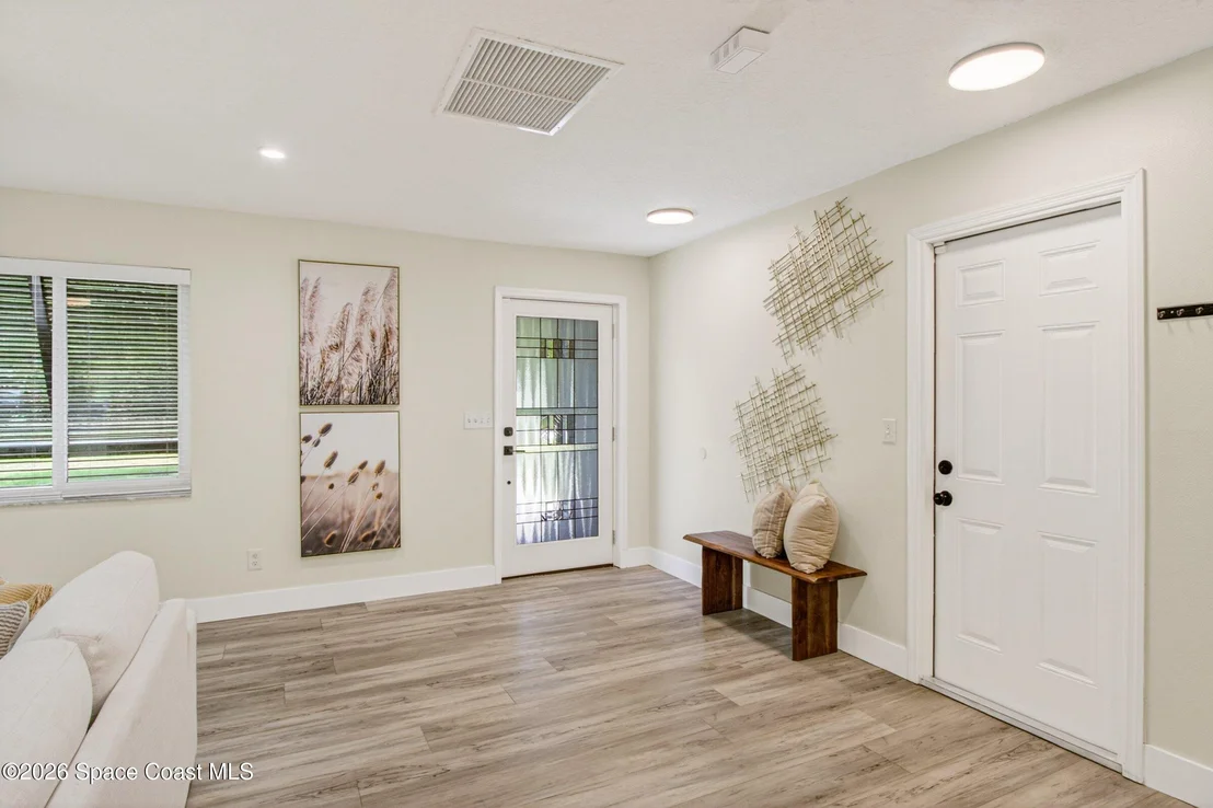 Photo of 3255 Hield Road
