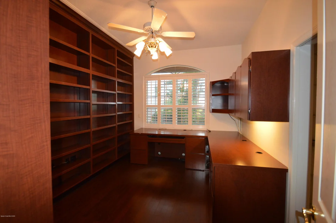 Photo of 2015 Canterbury Drive