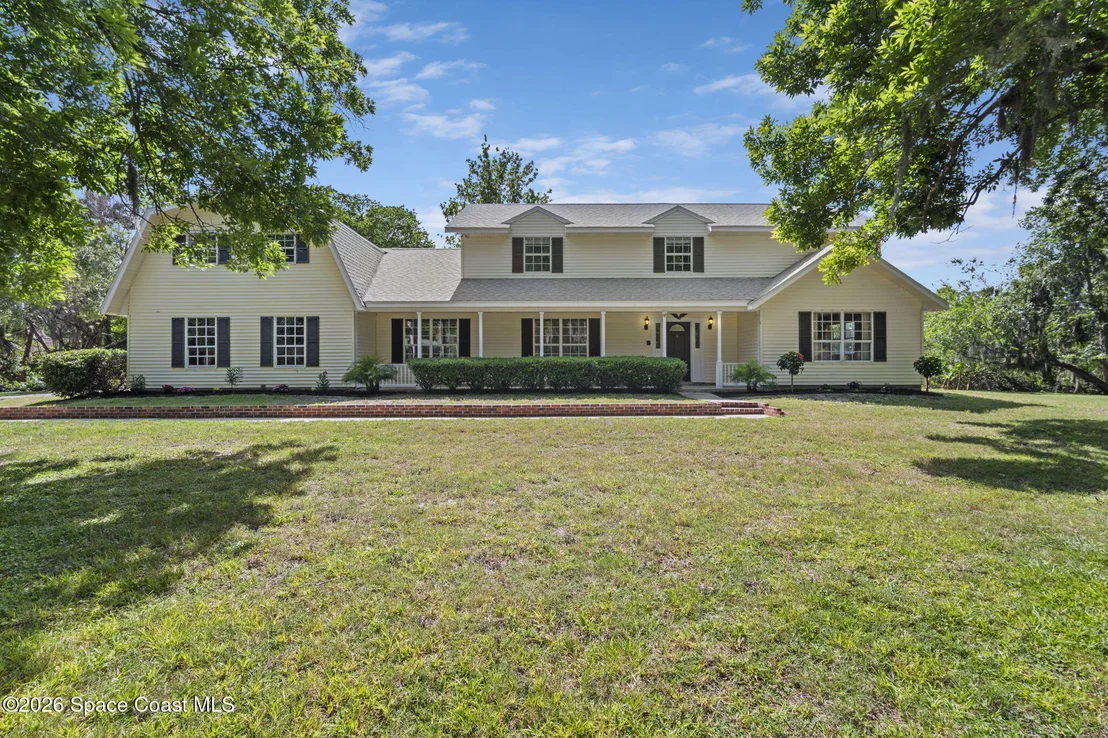 Photo of 945 Bluegrass Lane