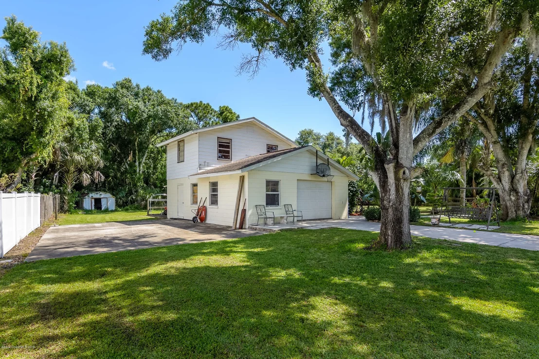 Photo of 1390 Hall Road