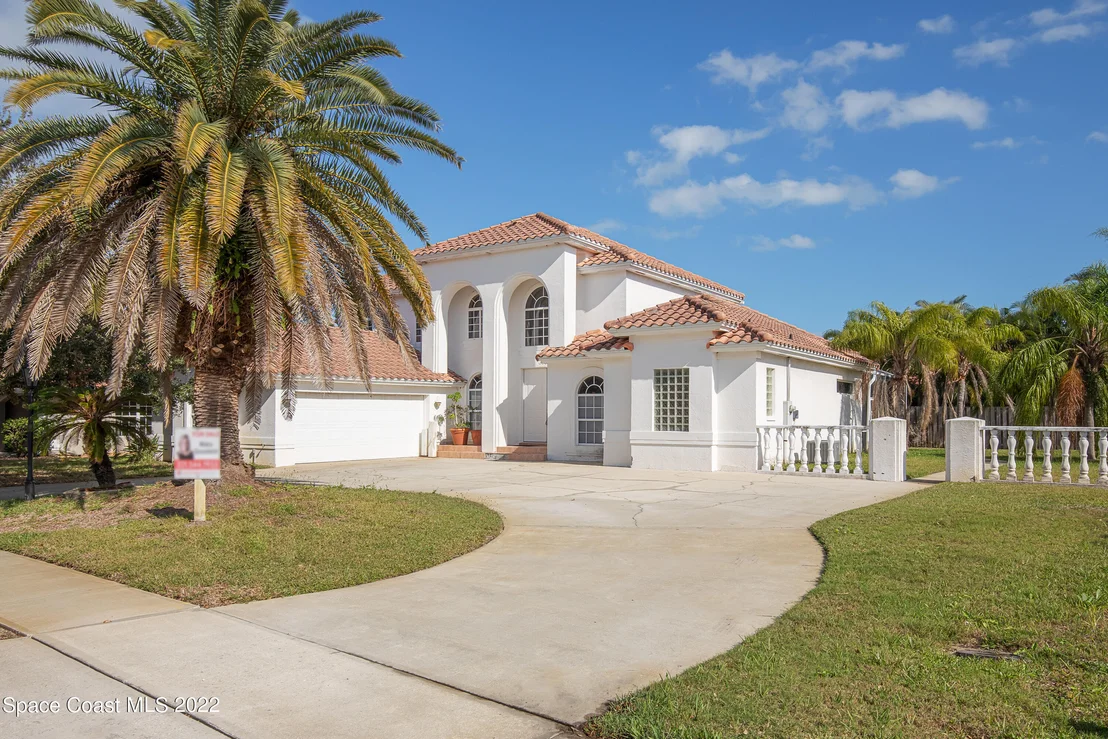 Photo of 385 Newport Drive