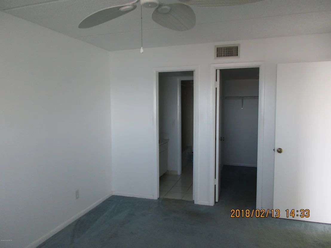 Photo of Unit 205 at 3901 Dixie Highway NE