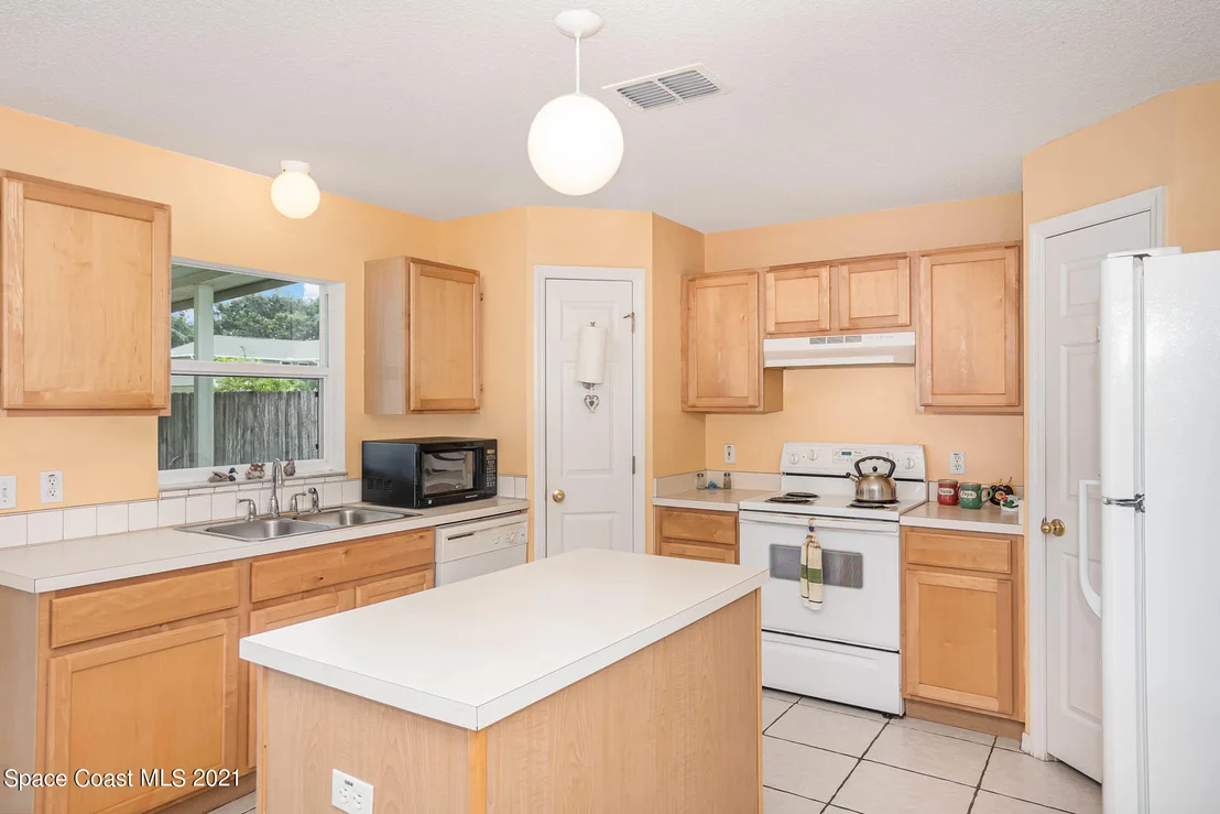 Photo of 2339 Myla Lane