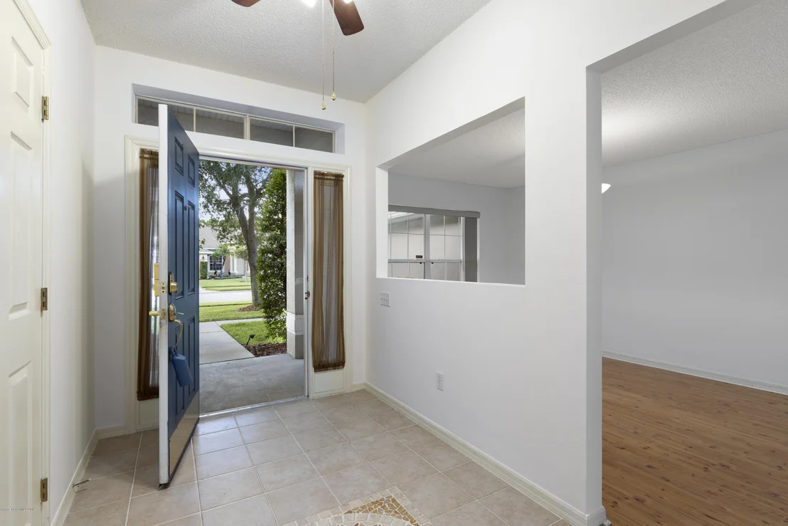 Photo of 1490 Whitman Drive
