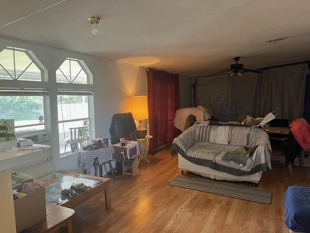 Photo of 557 Vivian Drive