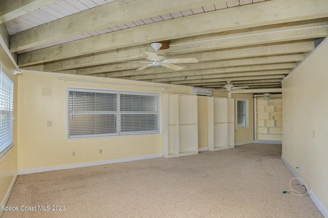 Photo of 472 Carmine Drive