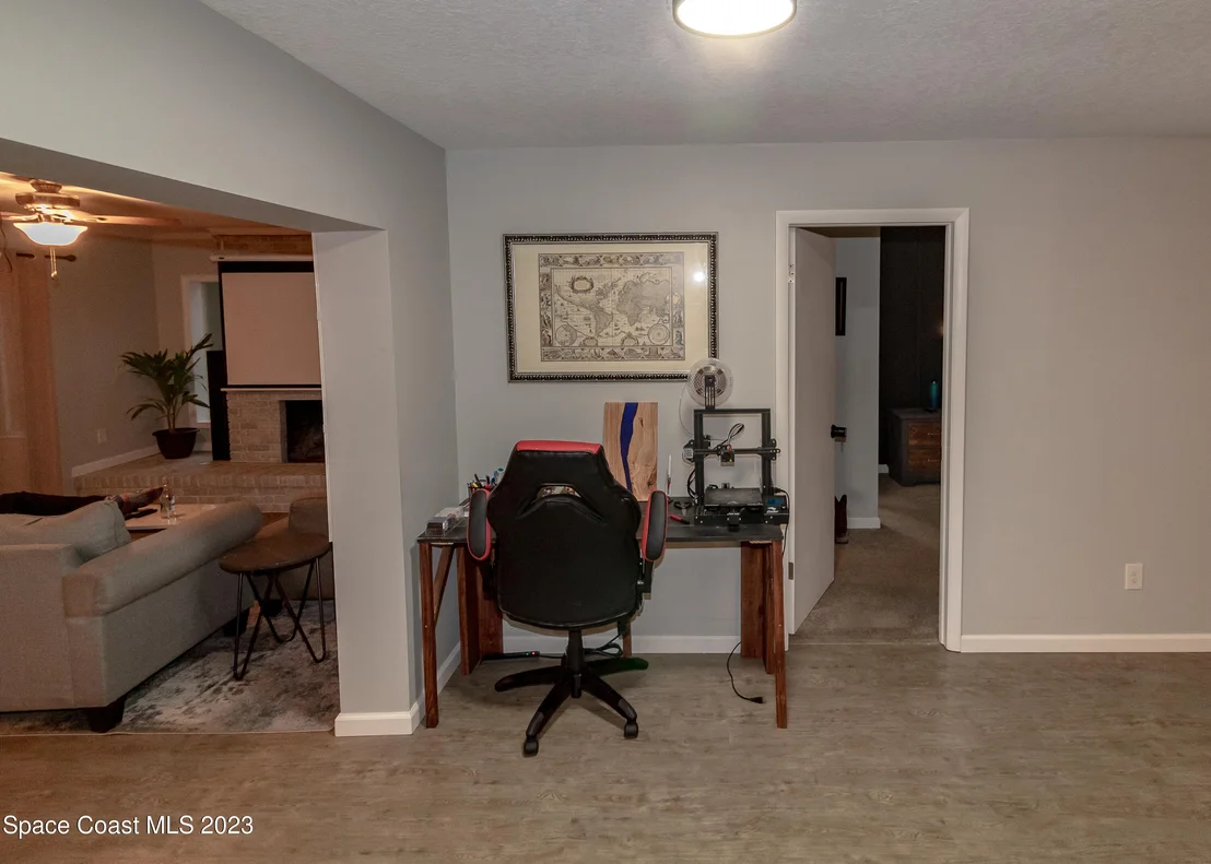 Photo of 800 Mark David Boulevard