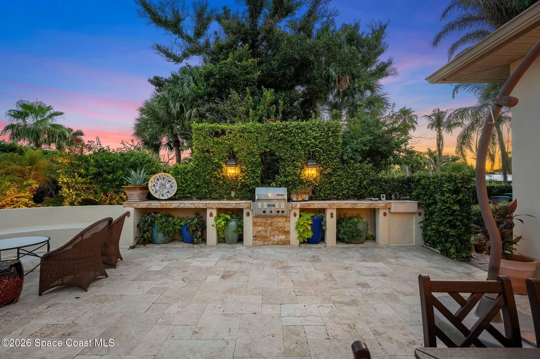 Photo of 339 Cocoa Avenue