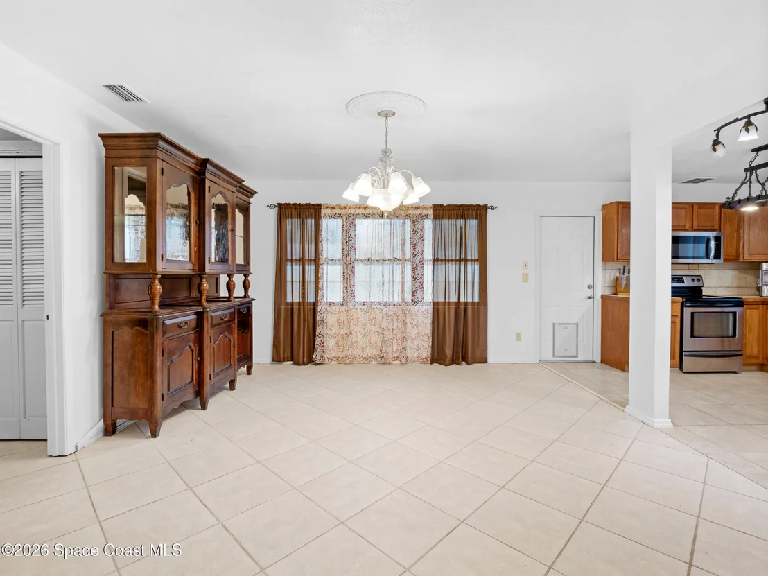 Photo of 1209 Vanderbilt Lane