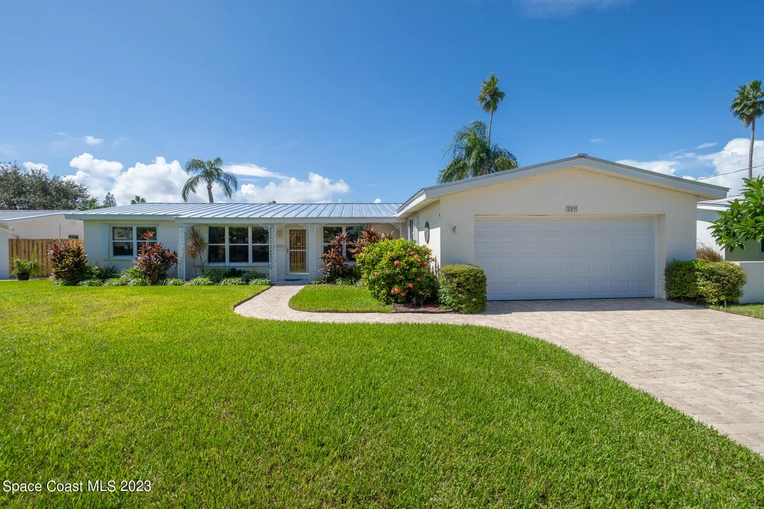 Photo of 209 River Road