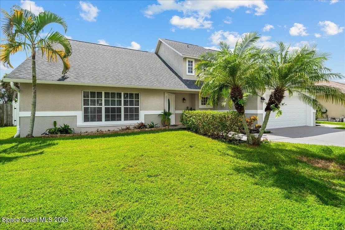 Photo of 1339 Heritage Acres Boulevard