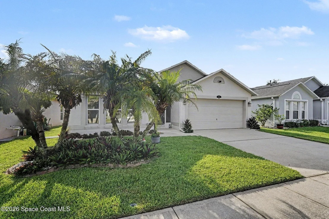 Photo of 1216 White Oak Circle