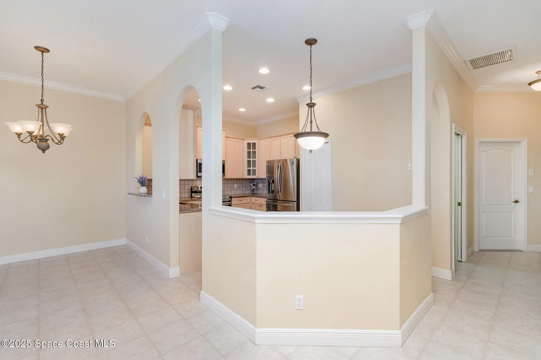Photo of 1076 Eleuthera Drive NE