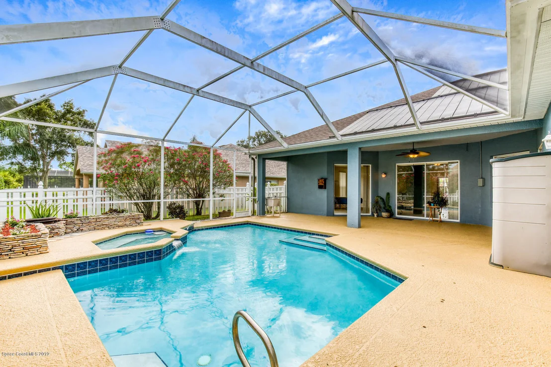 Photo of 984 Carriage Hill Road