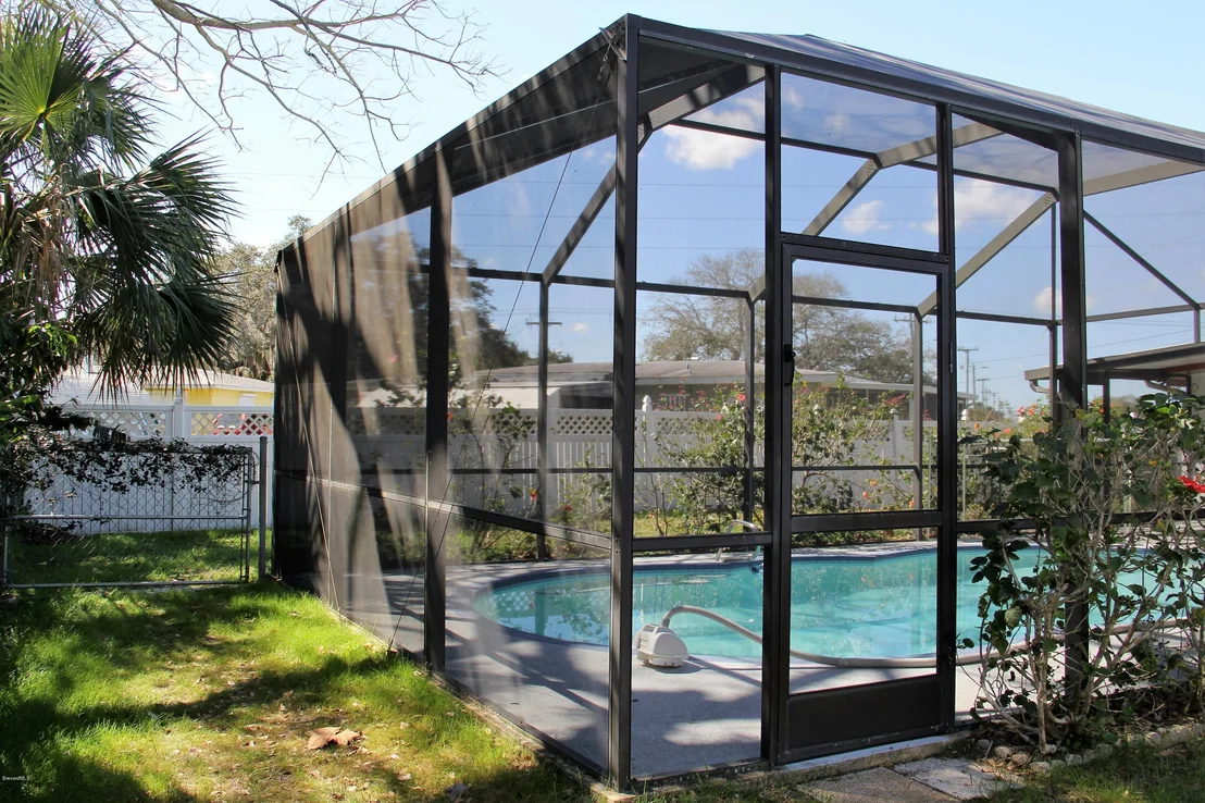 Photo of 1139 Aurora Road