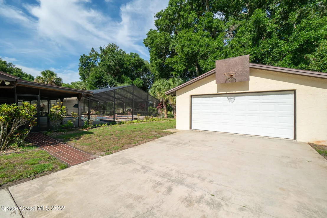 Photo of 2190 N Singleton Avenue