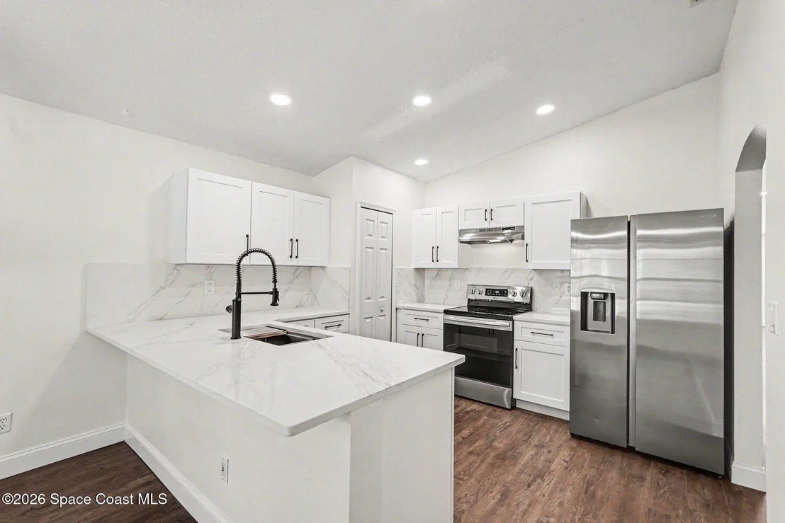 Photo of 1805 Bayhill Drive