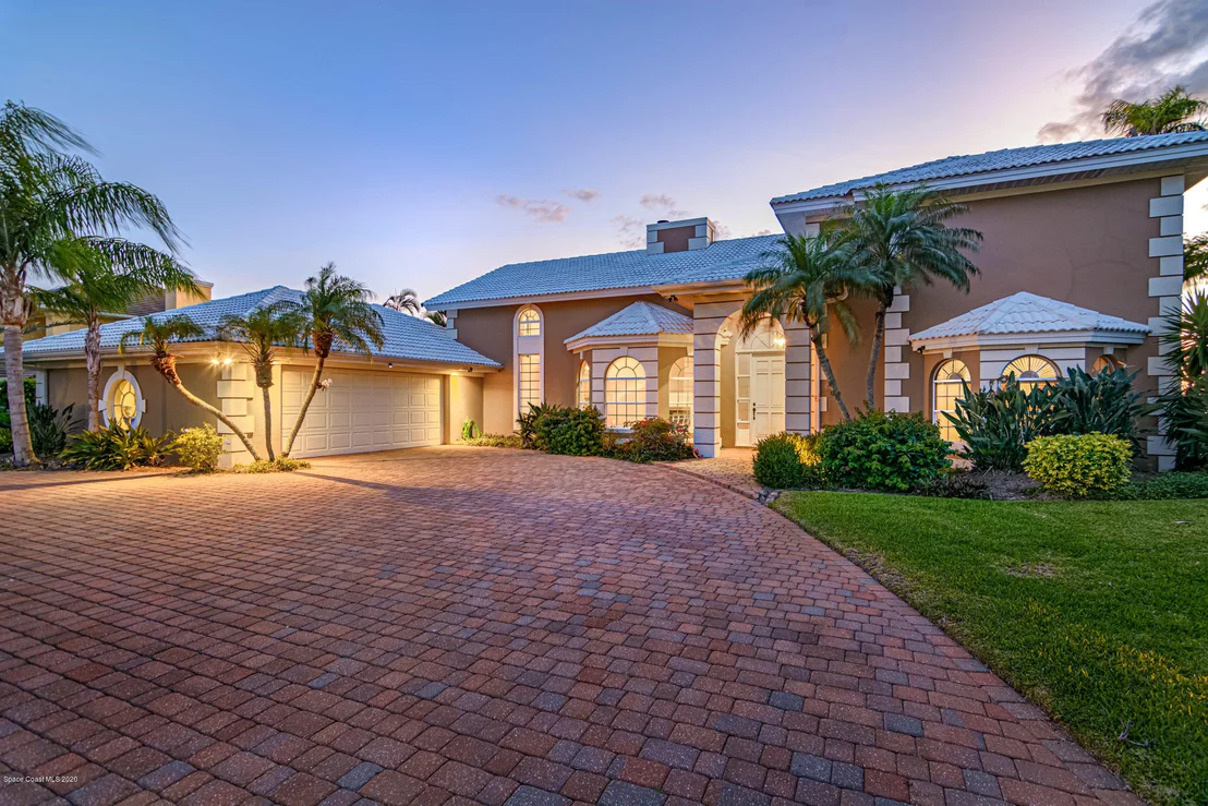 Photo of 454 Lanternback Island Drive