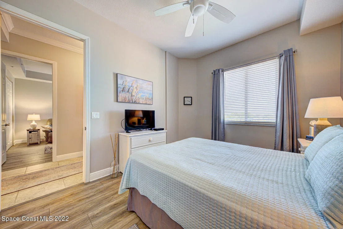 Photo of Unit 402 at 6005 Highway 1