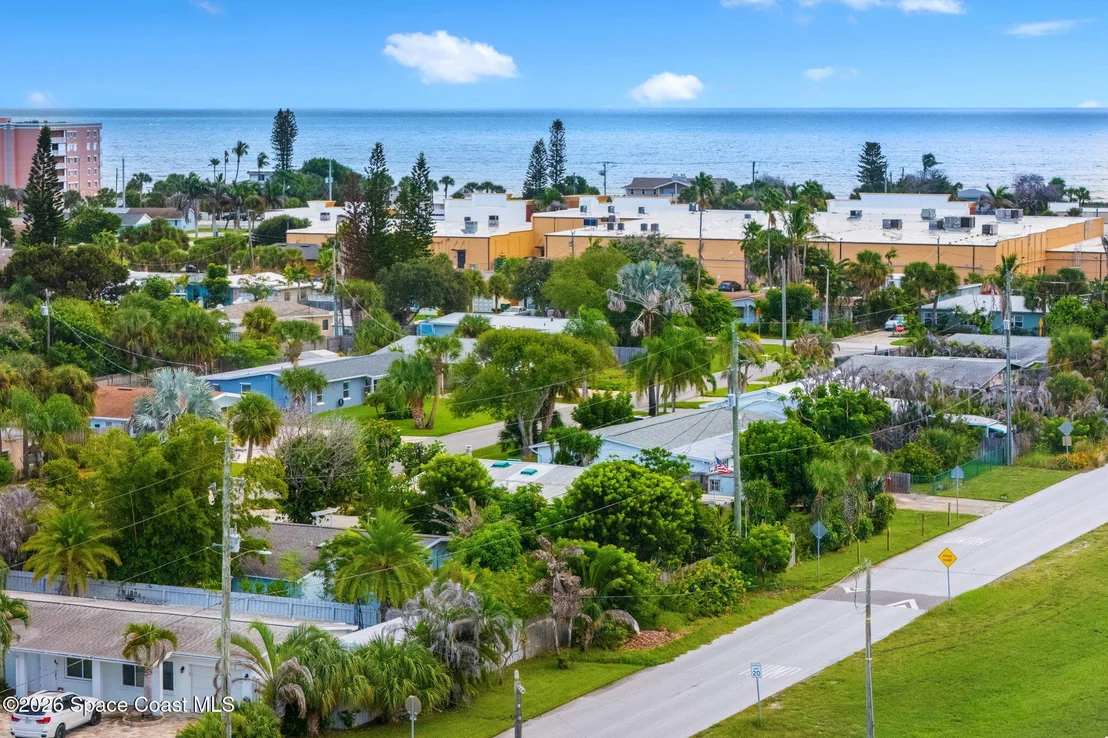 Photo of 241 Avenida Central