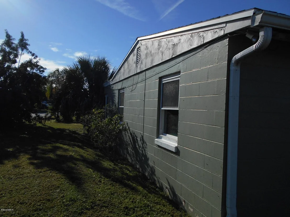 Photo of 2921 Lawrence Drive